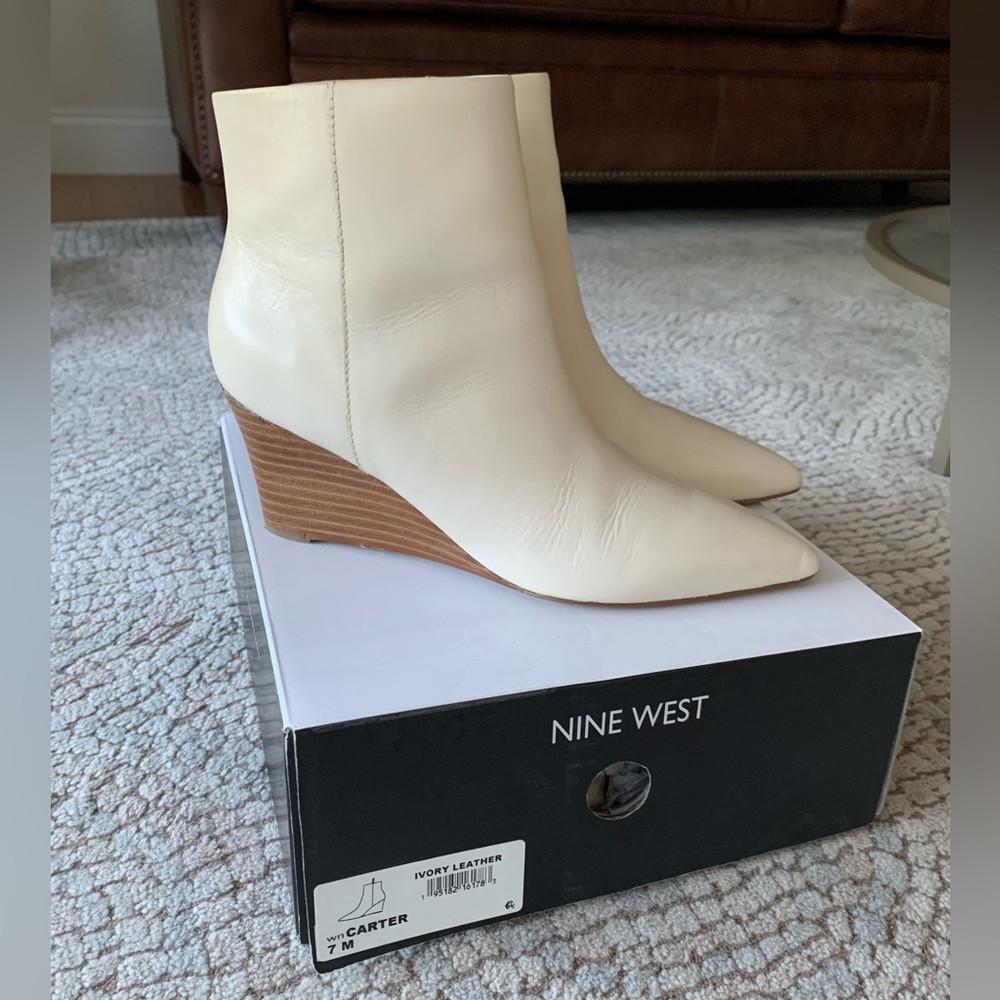 Nine West Women's Carter Wedge Ankle Boot – Fashion Bootie With Chic Wedge Heel